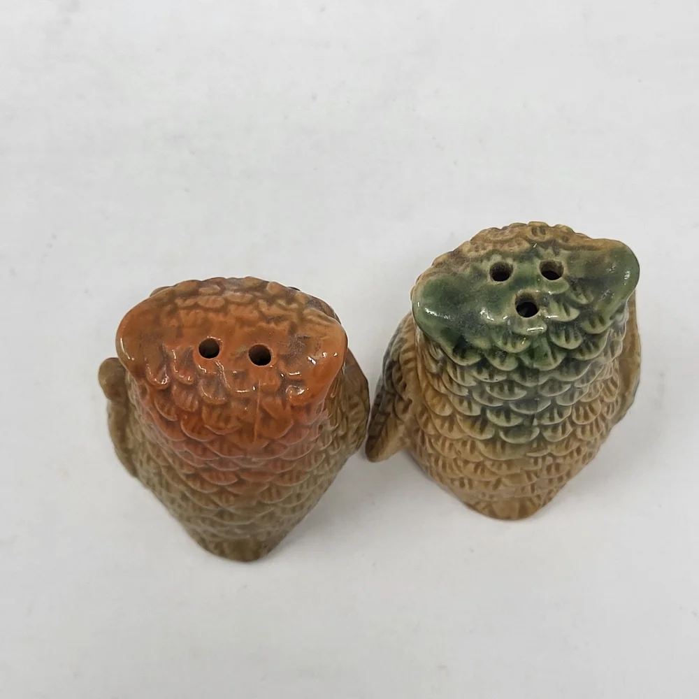 Owl Salt and Pepper Shakers Ceramic Orange‎ Green Fall Autumn